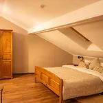 Hotel Zatkuv Dum 3*