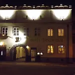 Otel Zatkuv Dum