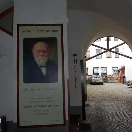 Zatkuv Dum 3*