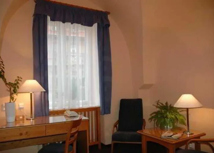 호텔 Zatkuv Dum 3*